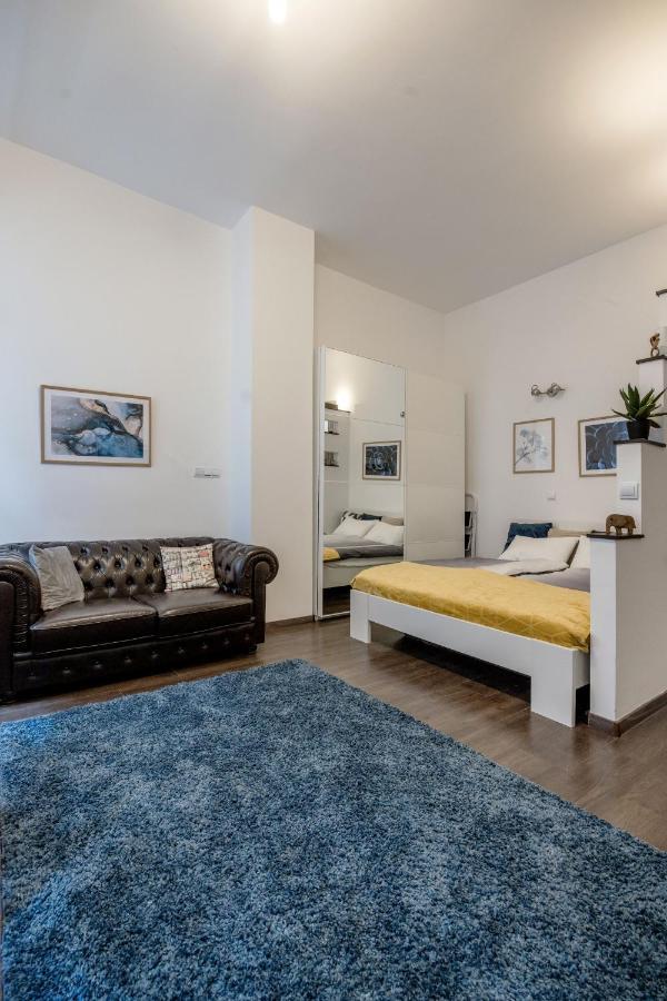 Stylish Downtown Studio 布达佩斯 外观 照片