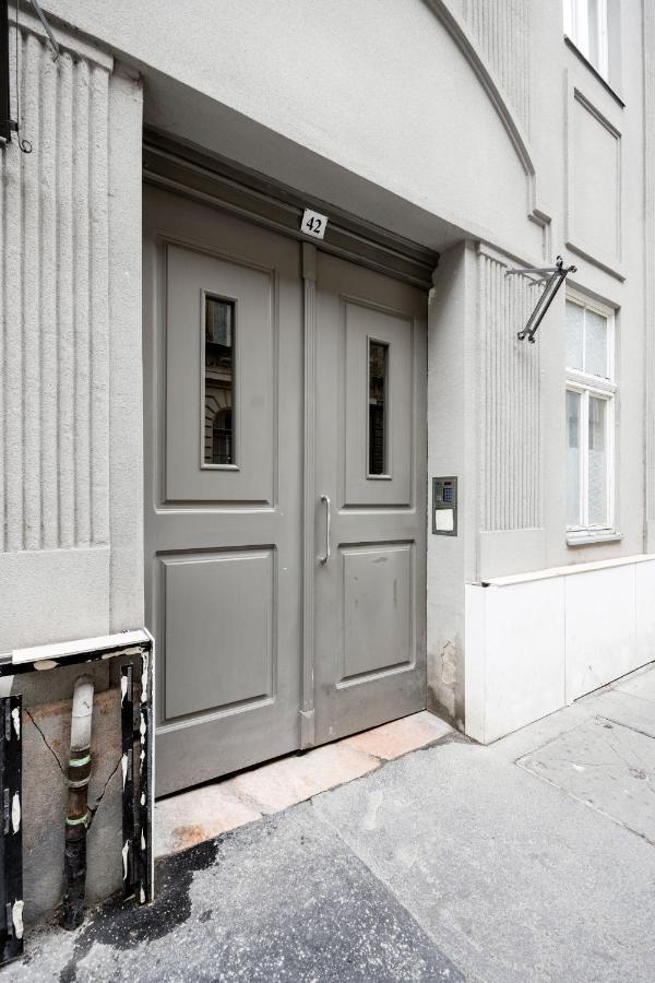 Stylish Downtown Studio 布达佩斯 外观 照片
